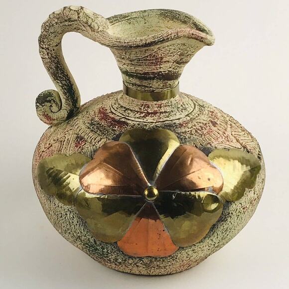 ANTIQUE POTTERY CLAY PITCHER LEAF & FLORAL COPPER FOIL OVERLAY BRASS RARE PIECE - Picture 1 of 11